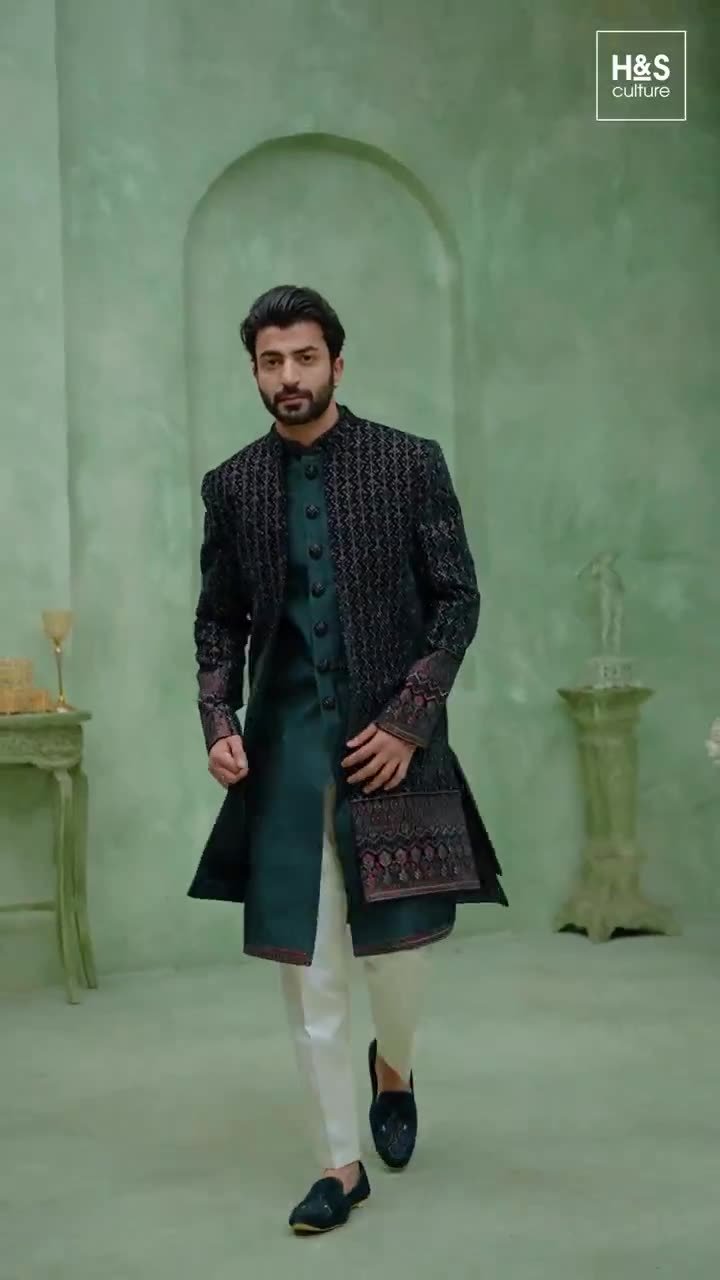 Indo-western jacket set in motion